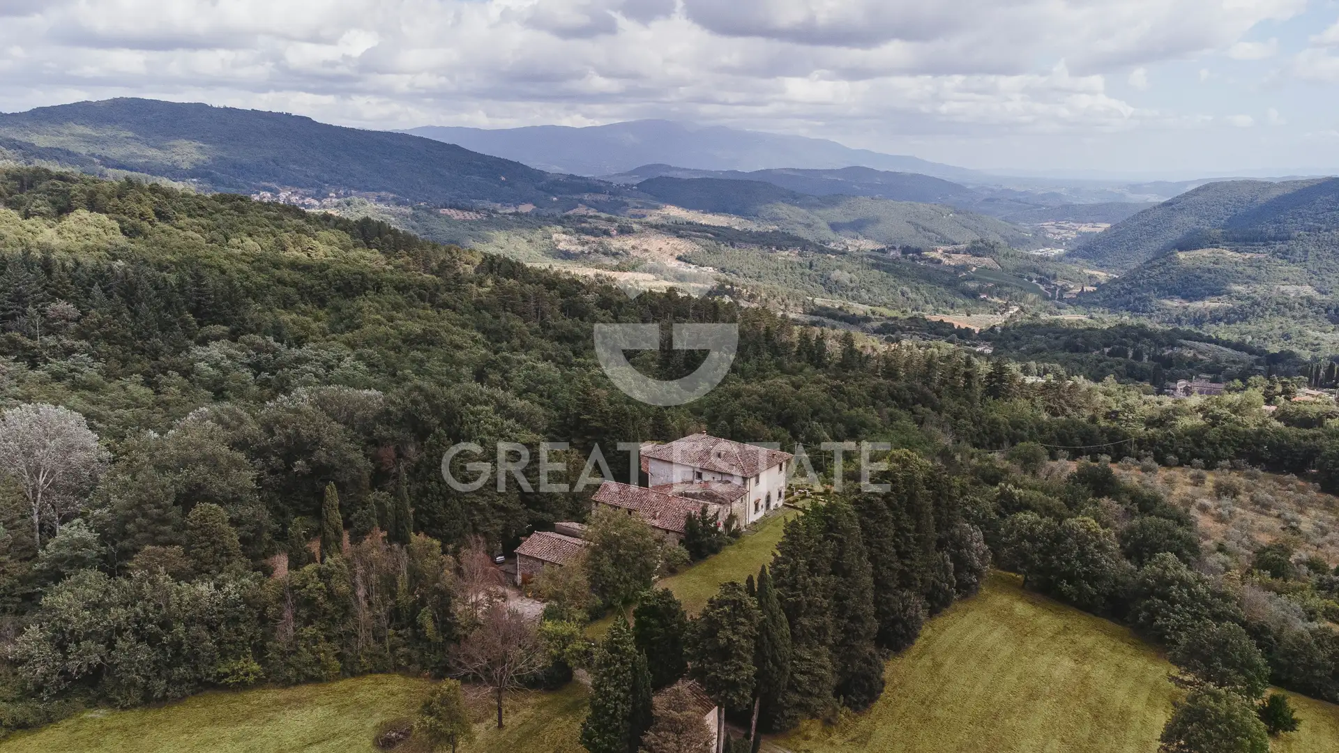 House 1963m² in Italy, Florence. Priced at 3800000€ rent photo-6