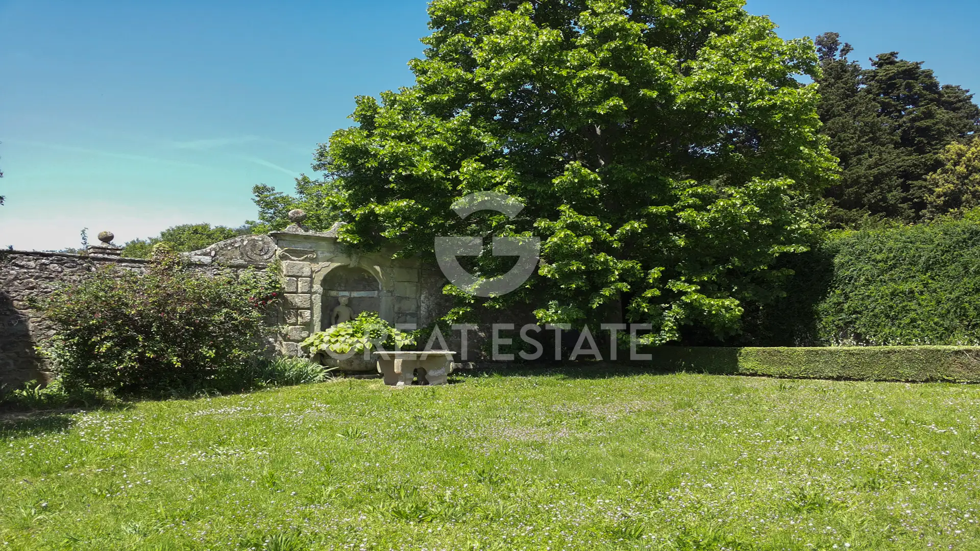 House 1963m² in Italy, Florence. Priced at 3800000€ rent photo-9
