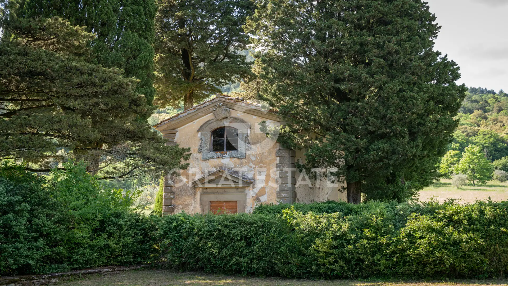 House 1963m² in Italy, Florence. Priced at 3800000€ rent photo-13