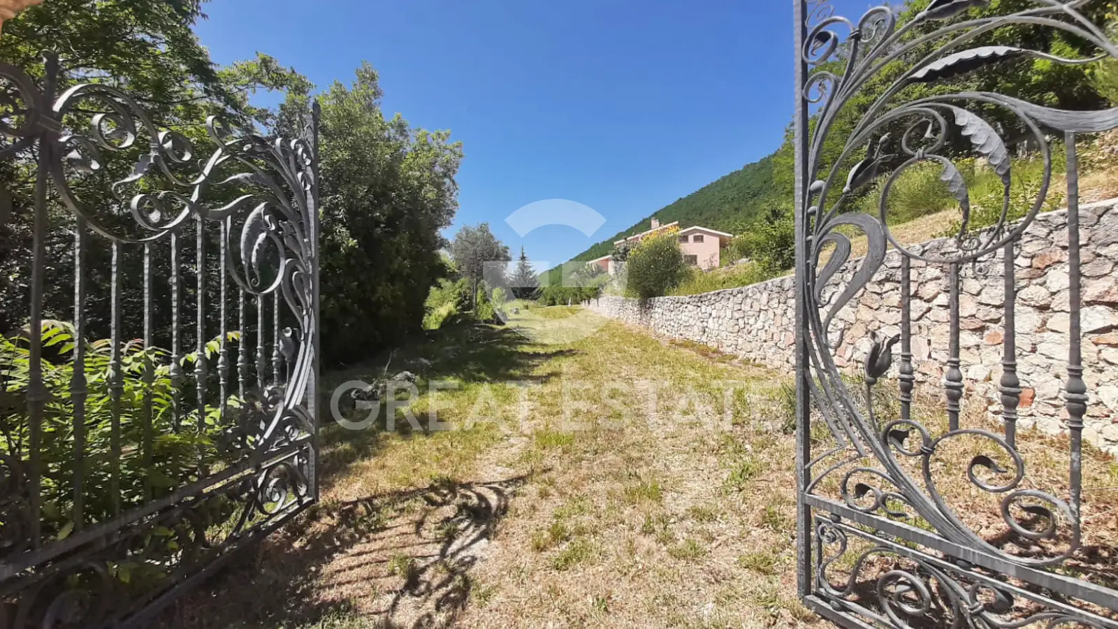 Villa 802m² in Italy, Perugia. Priced at 690000€ rent photo-3
