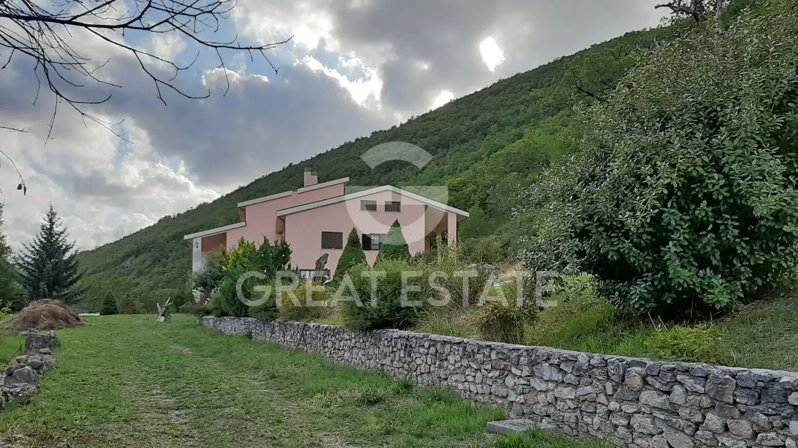 Villa 802m² in Italy, Perugia. Priced at 690000€ rent photo-7