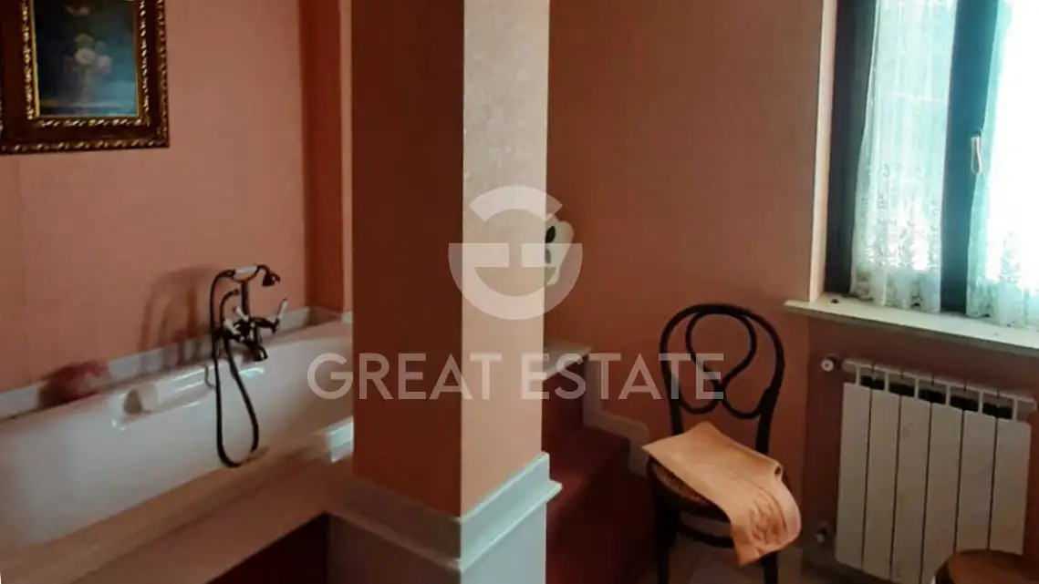 Villa 802m² in Italy, Perugia. Priced at 690000€ rent photo-8