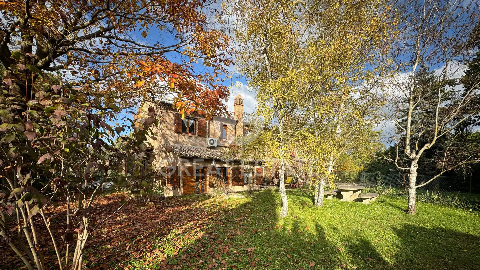 House 718m² in Italy, Siena. Priced at 1450000€ rent photo-2