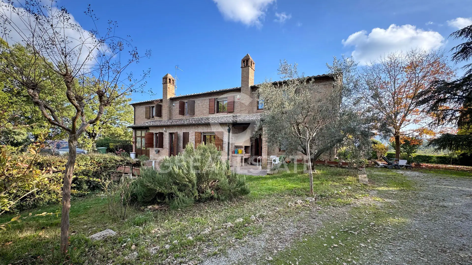 House 718m² in Italy, Siena. Priced at 1450000€ rent photo-4