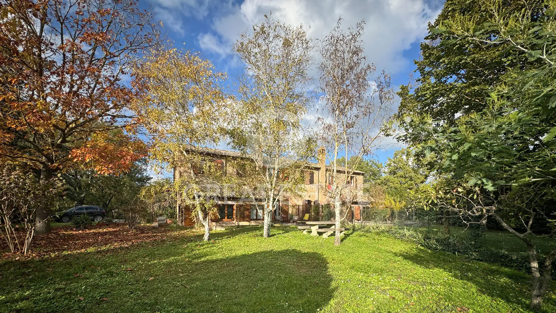 House 718m² in Italy, Siena. Priced at 1450000€ rent photo-5