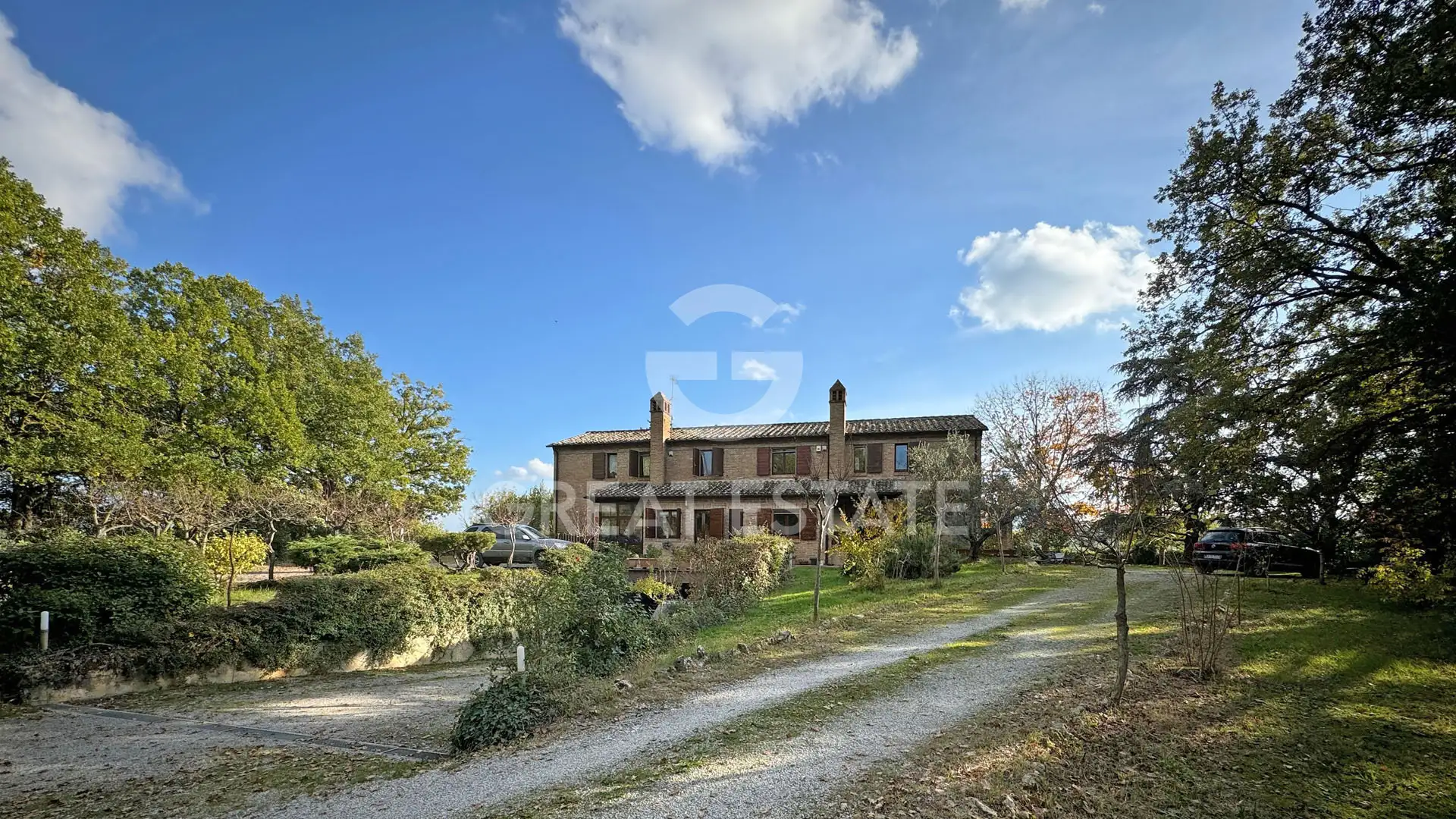 House 718m² in Italy, Siena. Priced at 1450000€ rent photo-7