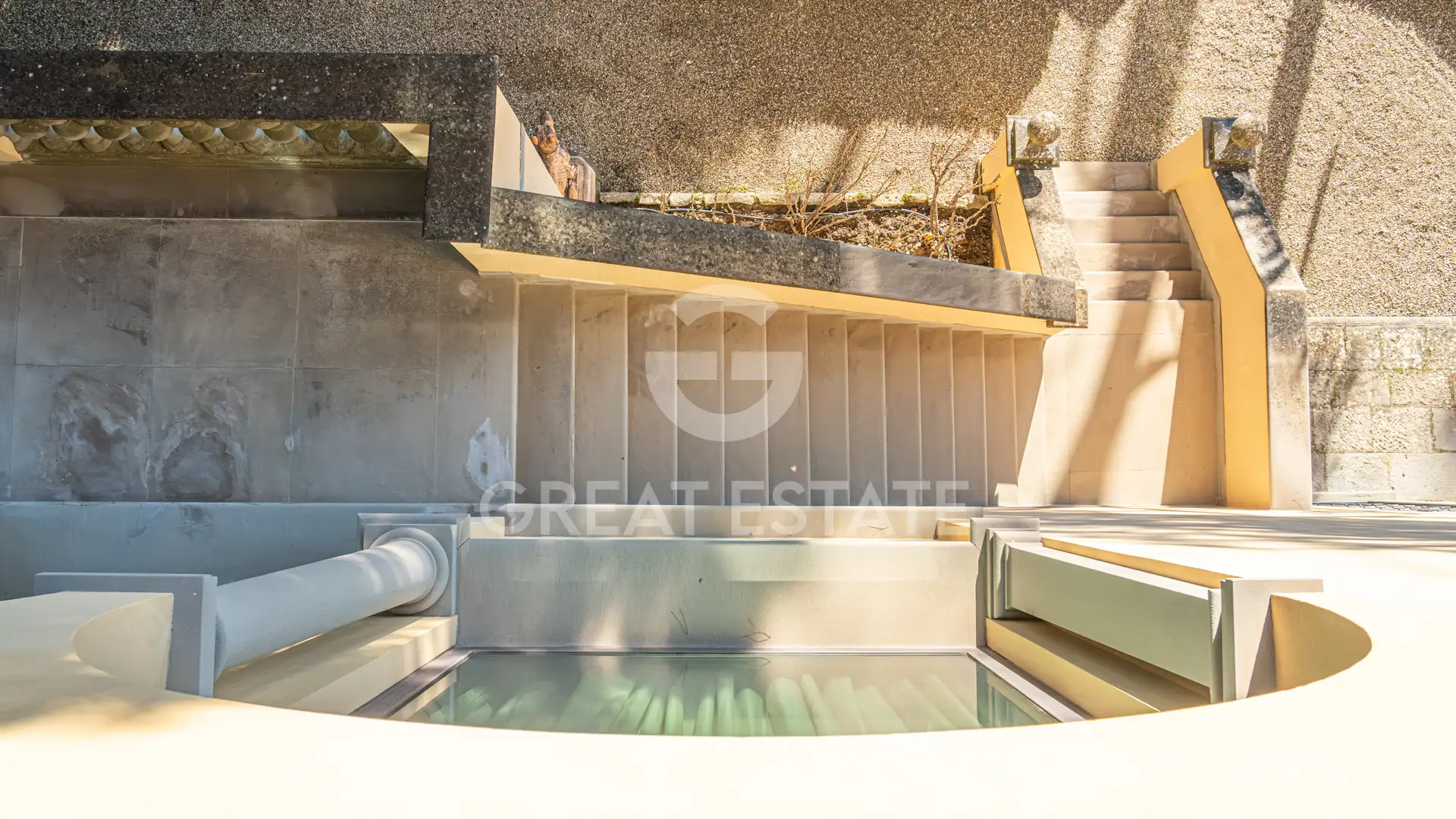 House 1221m² in Italy, Florence. Priced at 7450000€ rent photo-13