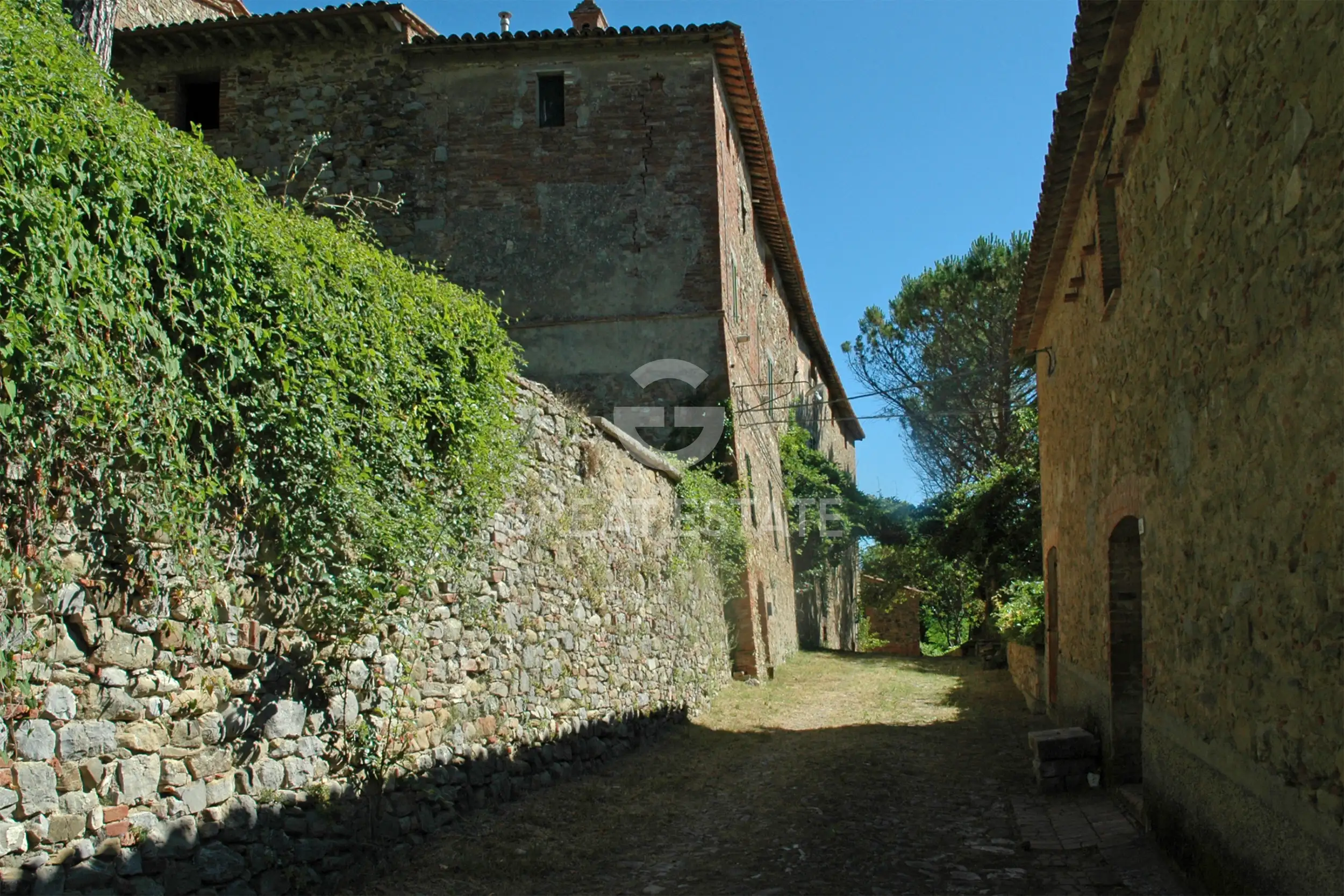 Villa 3310m² in Italy, Terney. Priced at 6500000€ rent photo-1