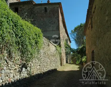 Buy in Italy for 6500000€