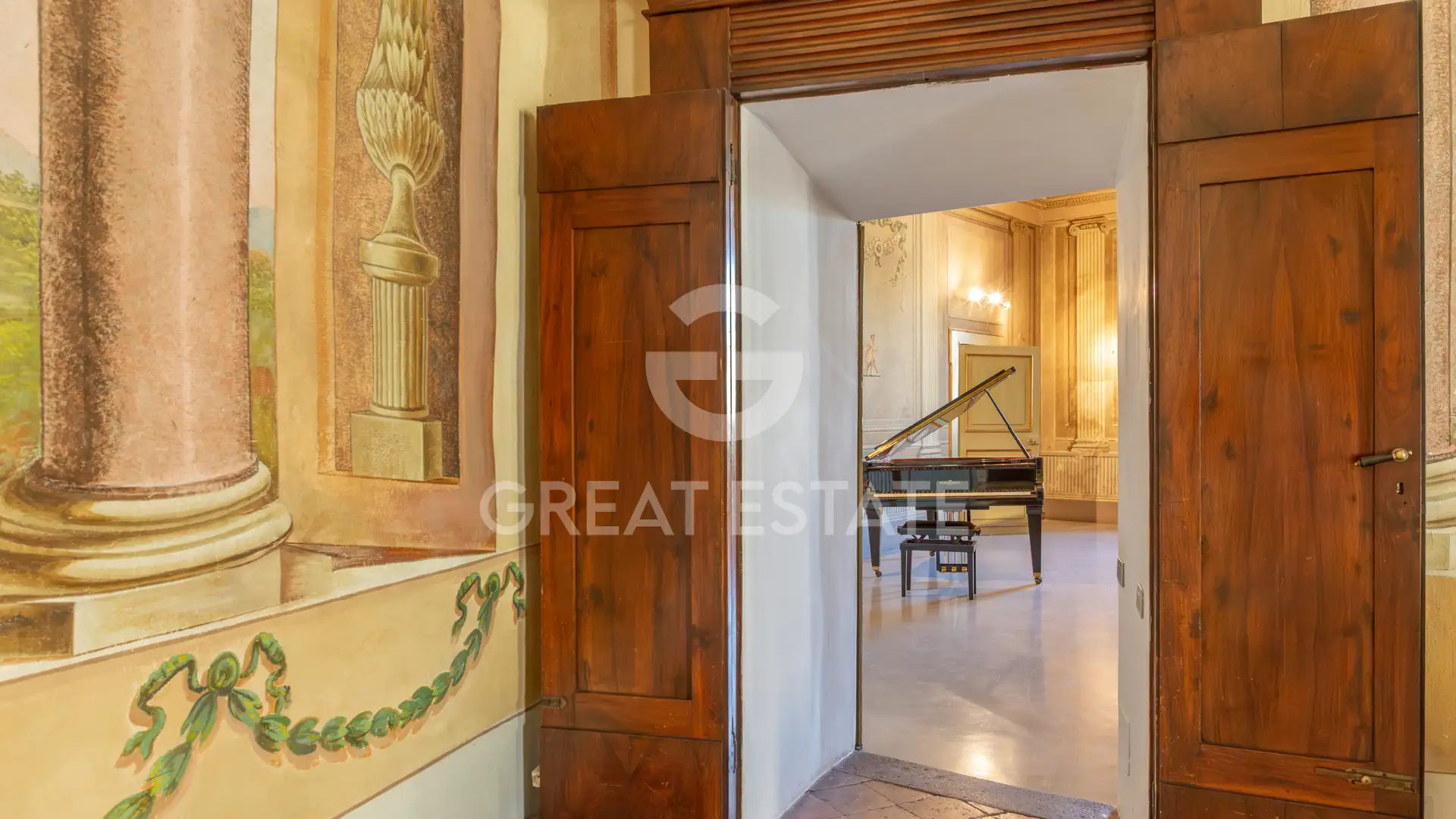 Flat 300m² in Italy, Terney. Priced at 890000€ rent photo-14