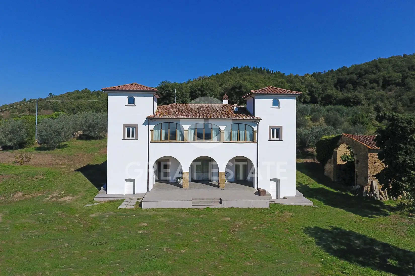 Villa 796m² in Italy, Arezzo. Priced at 1750000€ rent photo-1