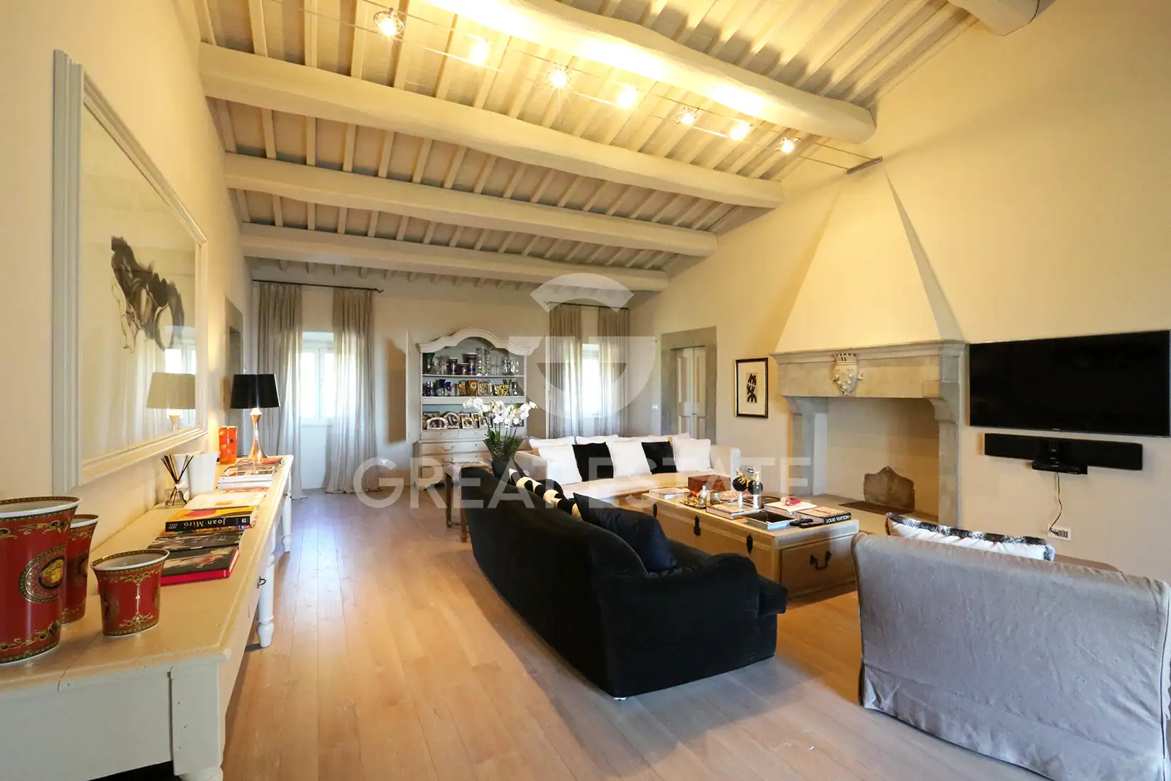 Villa 796m² in Italy, Arezzo. Priced at 1750000€ rent photo-4
