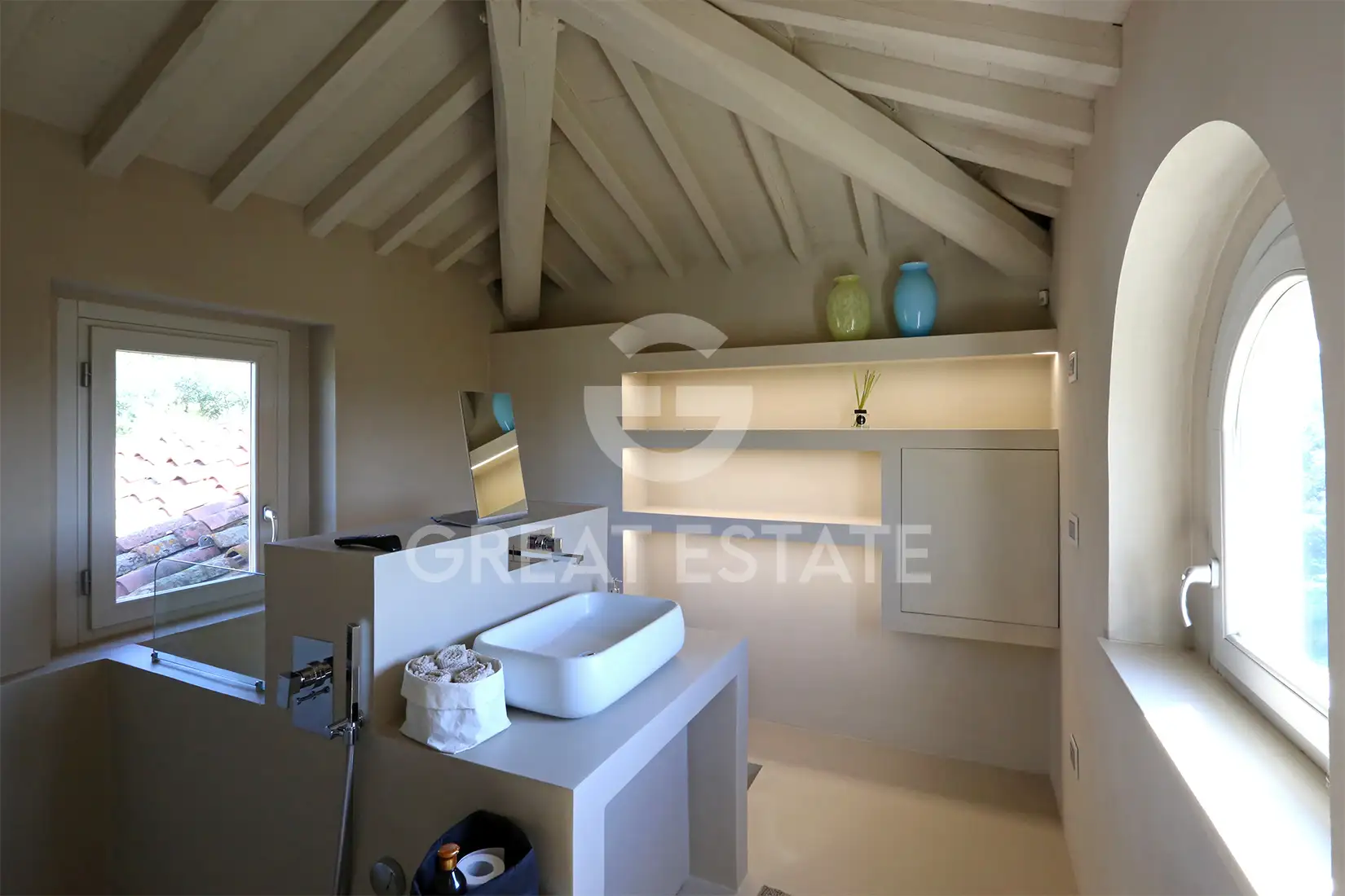 Villa 796m² in Italy, Arezzo. Priced at 1750000€ rent photo-15