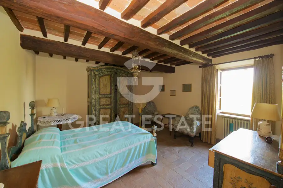 Villa 880m² in Italy, Siena. Priced at 1630000€ rent photo-10
