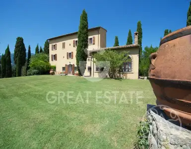 Buy in Italy for 1630000€