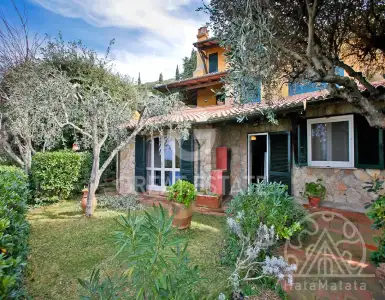 Buy in Italy for 655000€