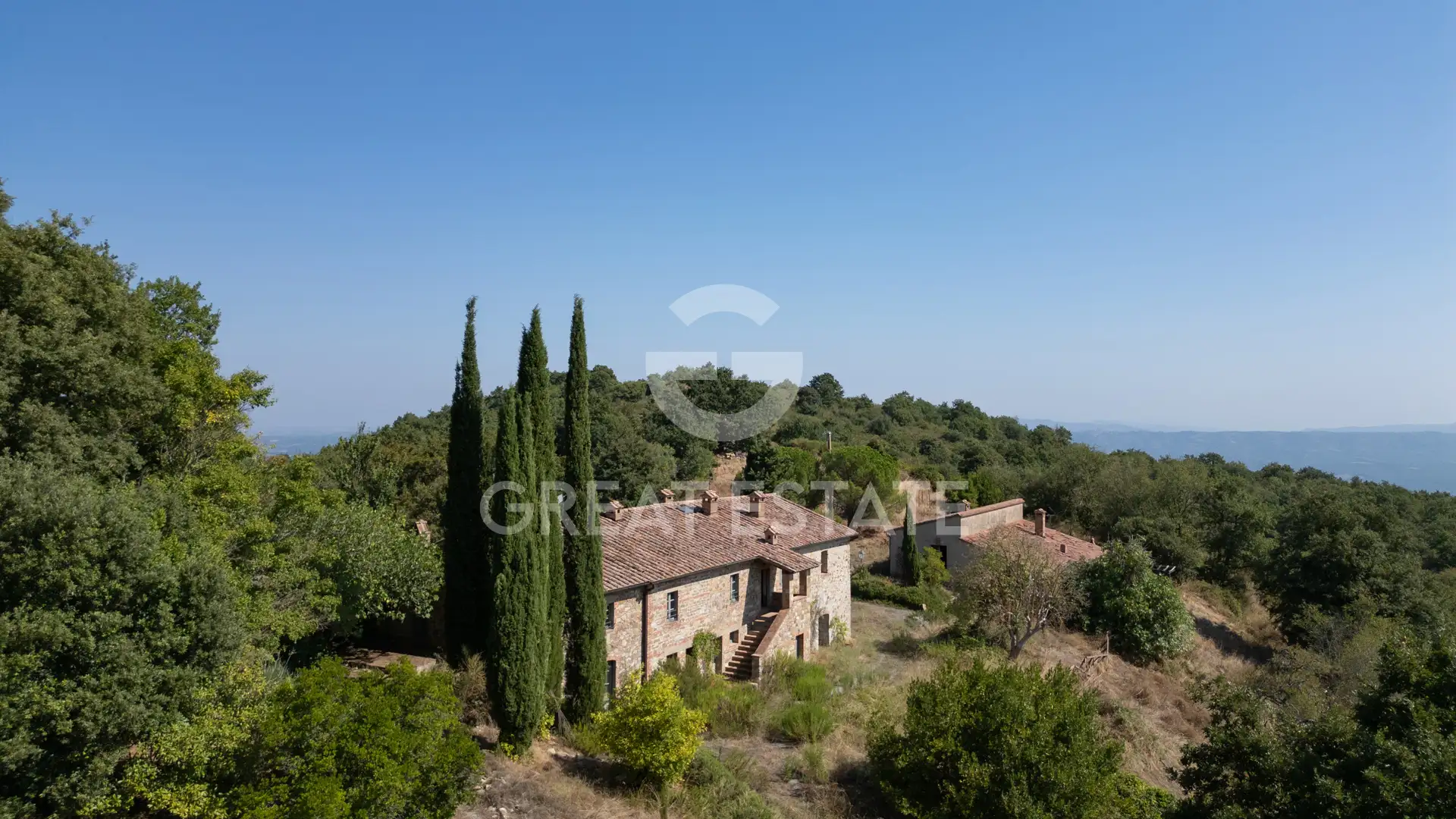 House 760m² in Italy, Siena. Priced at 1650000€ rent photo-1