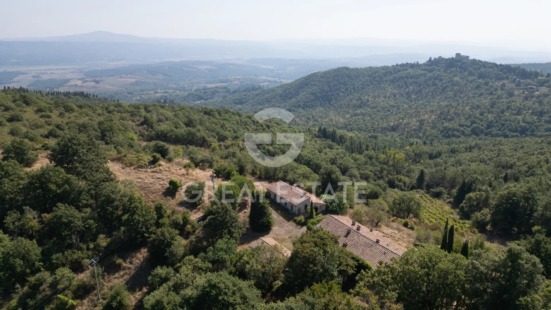 House 760m² in Italy, Siena. Priced at 1650000€ rent photo-5