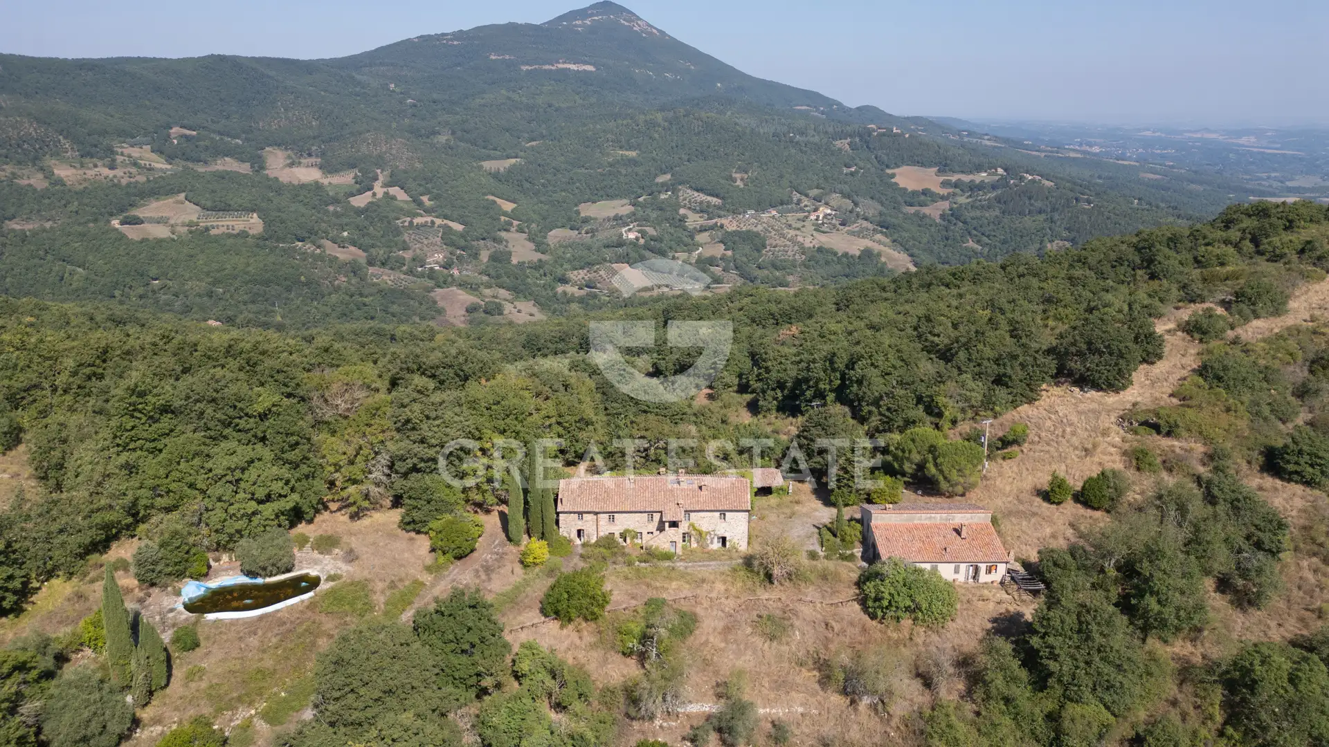 House 760m² in Italy, Siena. Priced at 1650000€ rent photo-10