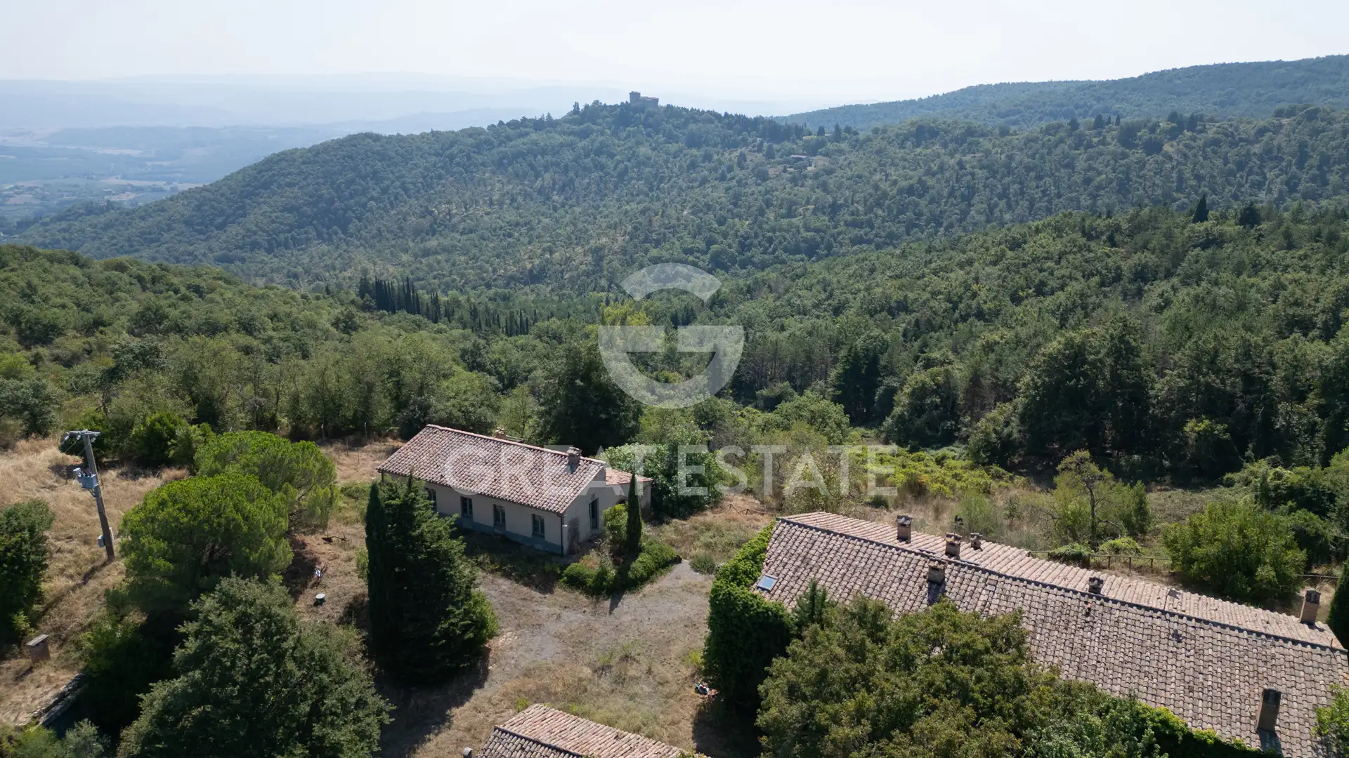House 760m² in Italy, Siena. Priced at 1650000€ rent photo-15