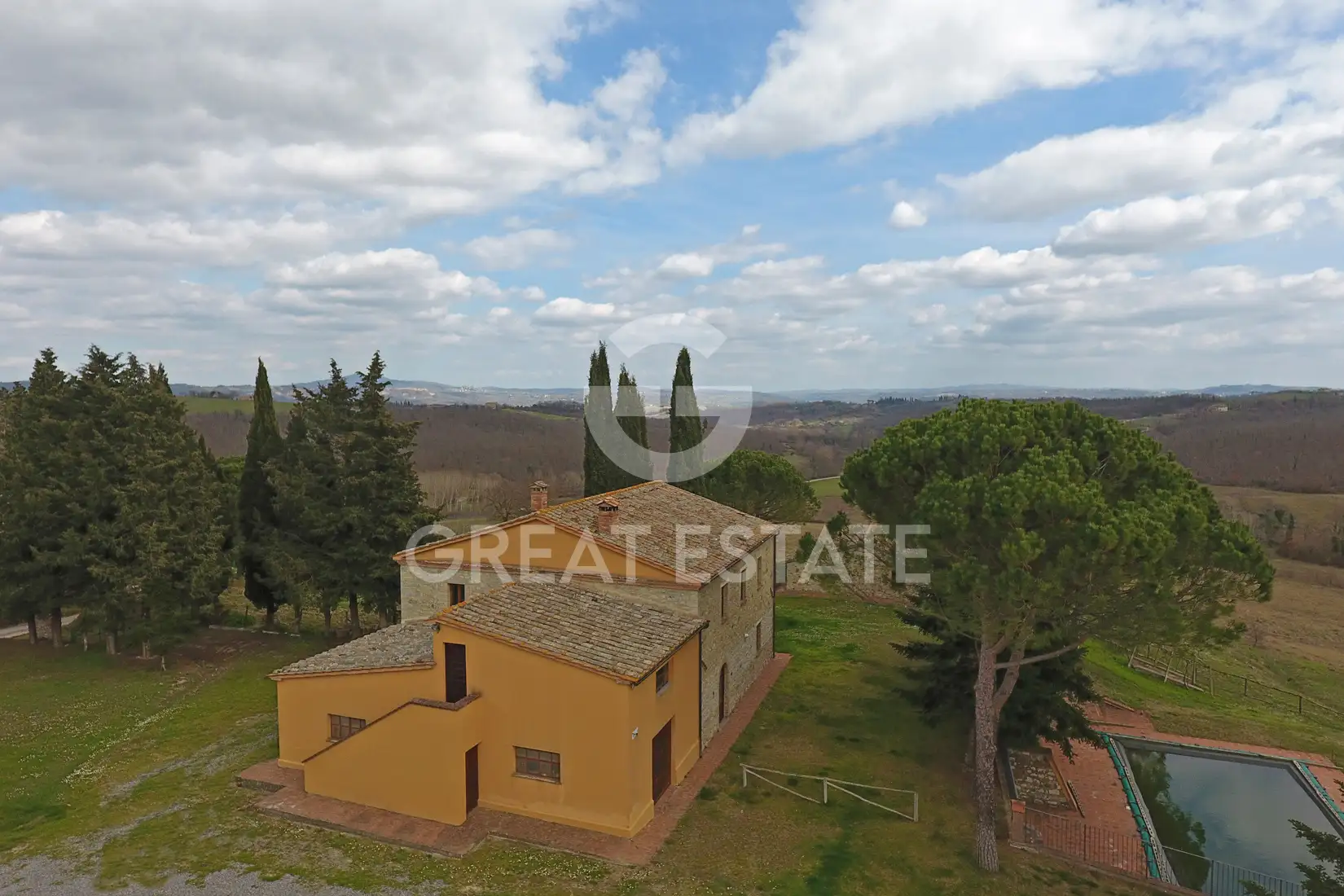 House 567m² in Italy, Siena. Priced at 1550000€ rent photo-8