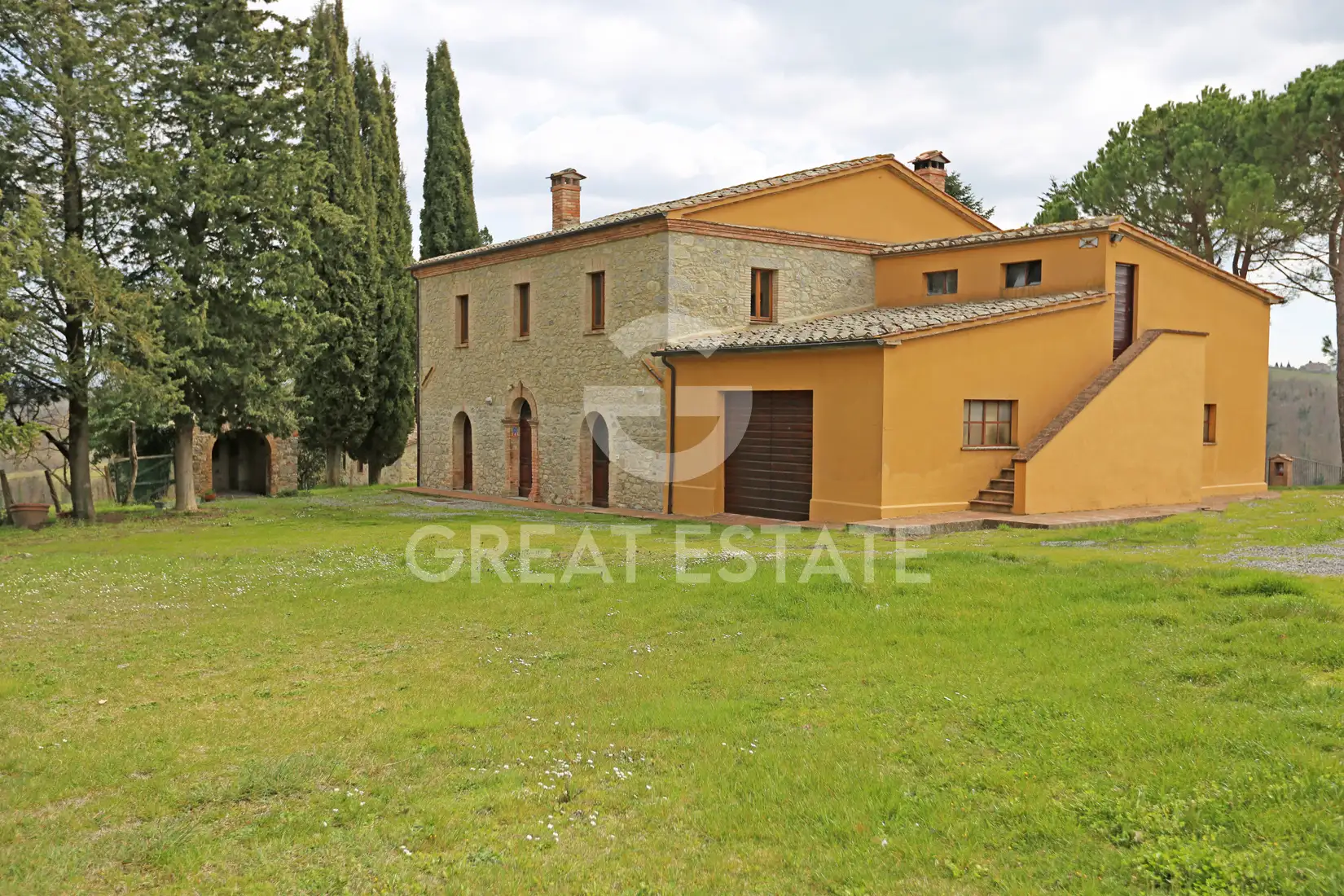 House 567m² in Italy, Siena. Priced at 1550000€ rent photo-1