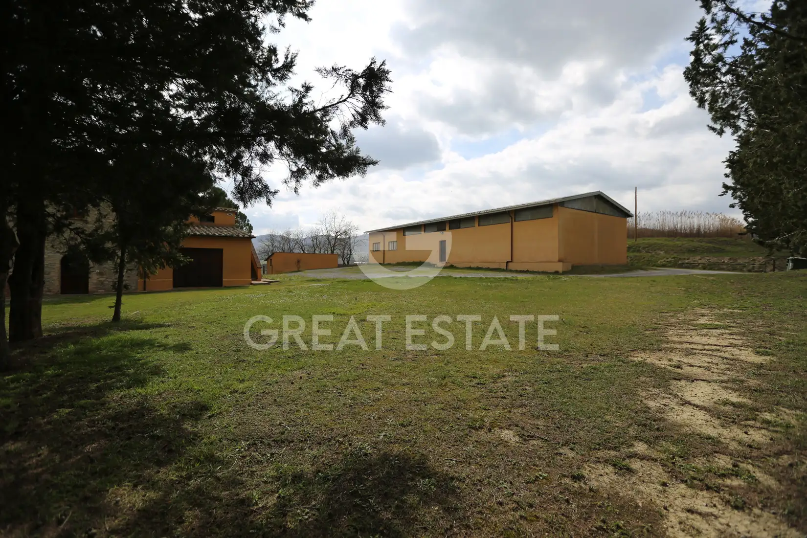 House 567m² in Italy, Siena. Priced at 1550000€ rent photo-7