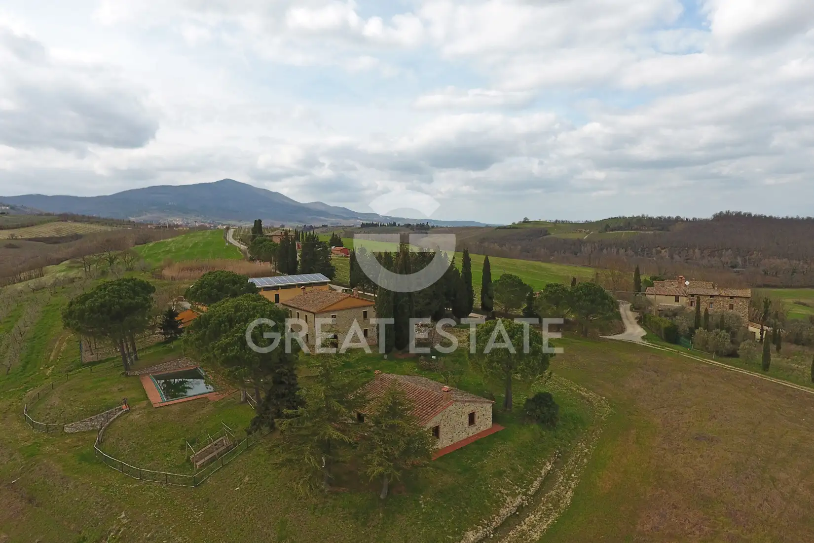 House 567m² in Italy, Siena. Priced at 1550000€ rent photo-12