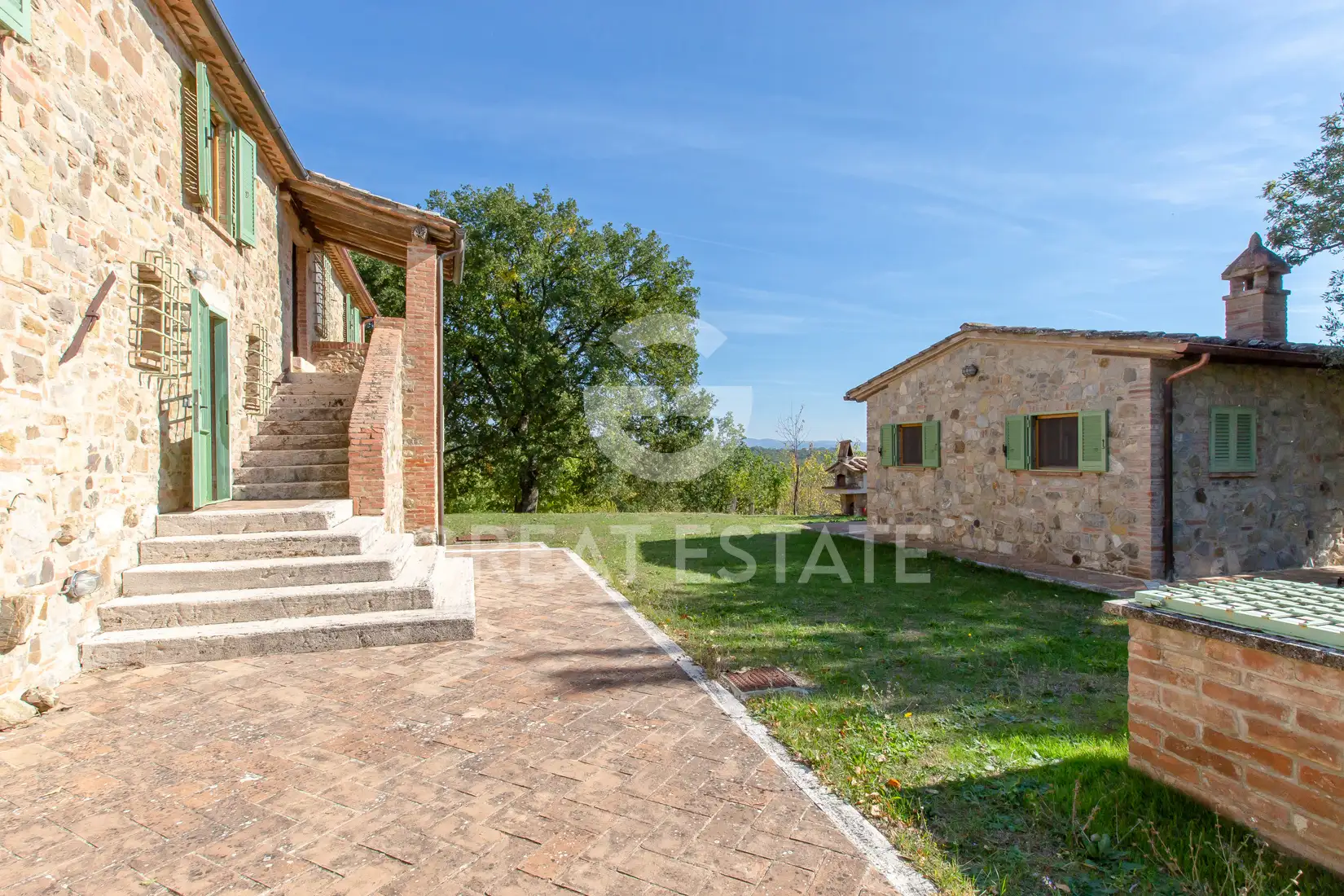 House 531m² in Italy, Siena. Priced at 1550000€ rent photo-11