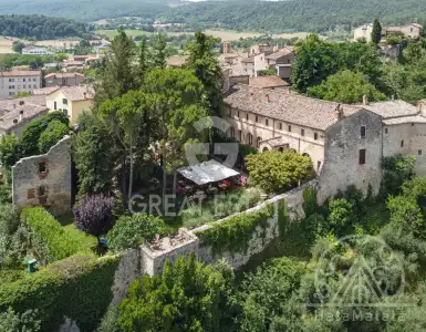 Buy in Italy for 1290000€