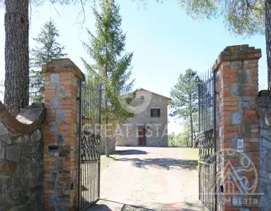 Buy in Italy for 599000€