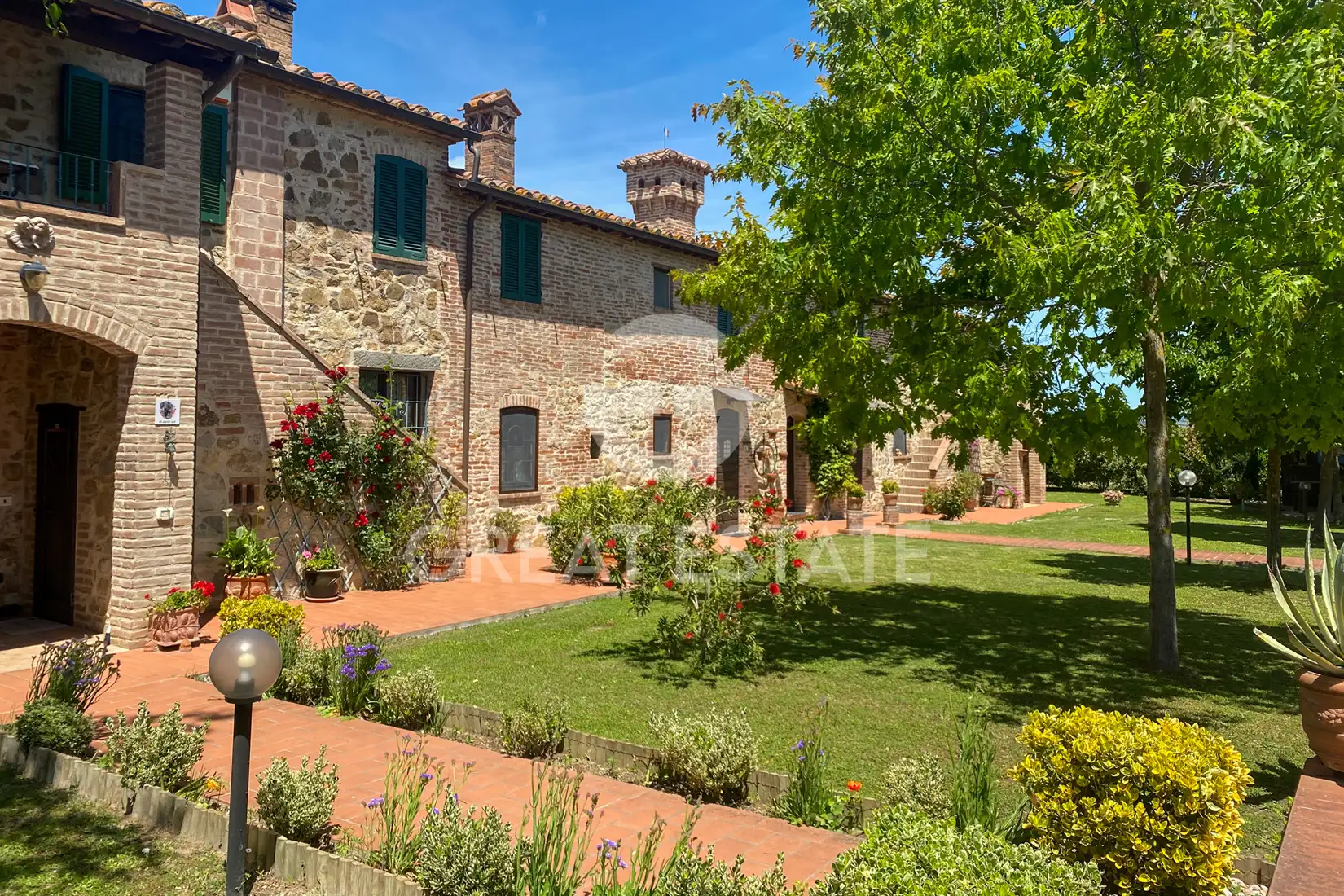House 624m² in Italy, Perugia. Priced at 840000€ rent photo-2