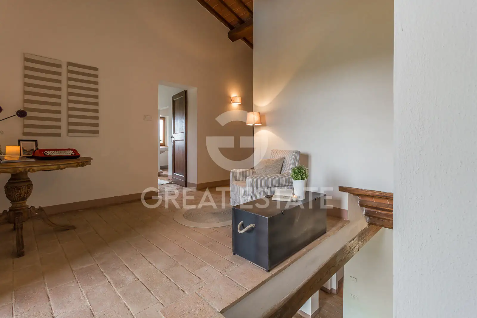 House 305m² in Italy, Arezzo. Priced at 1450000€ rent photo-15
