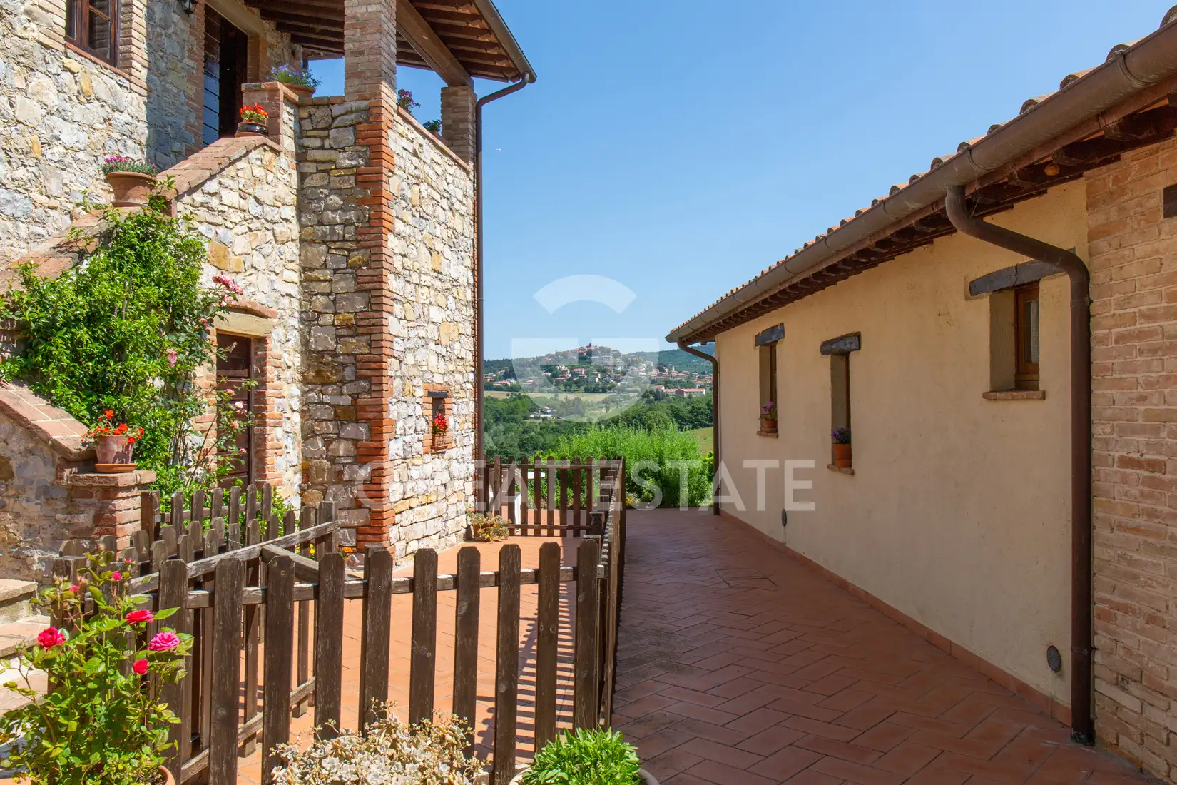 House 810m² in Italy, Terney. Priced at 1250000€ rent photo-7