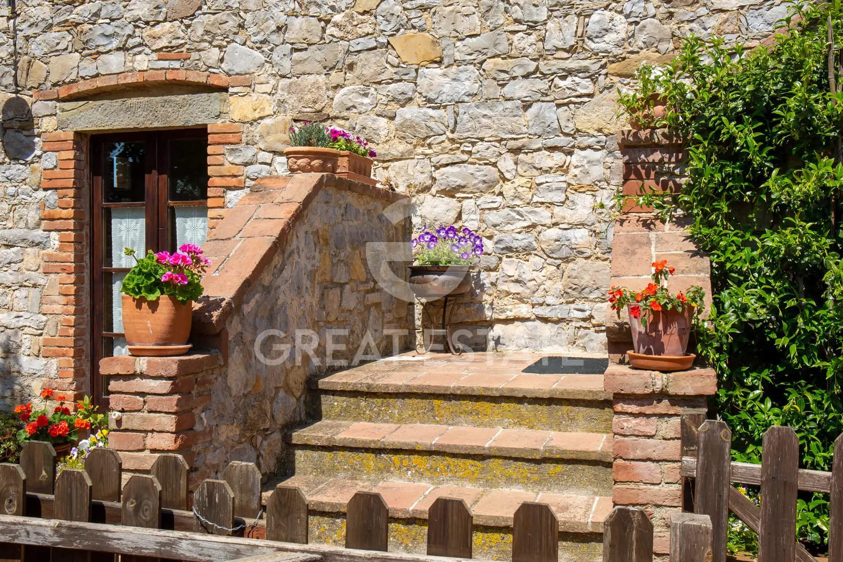 House 810m² in Italy, Terney. Priced at 1250000€ rent photo-12