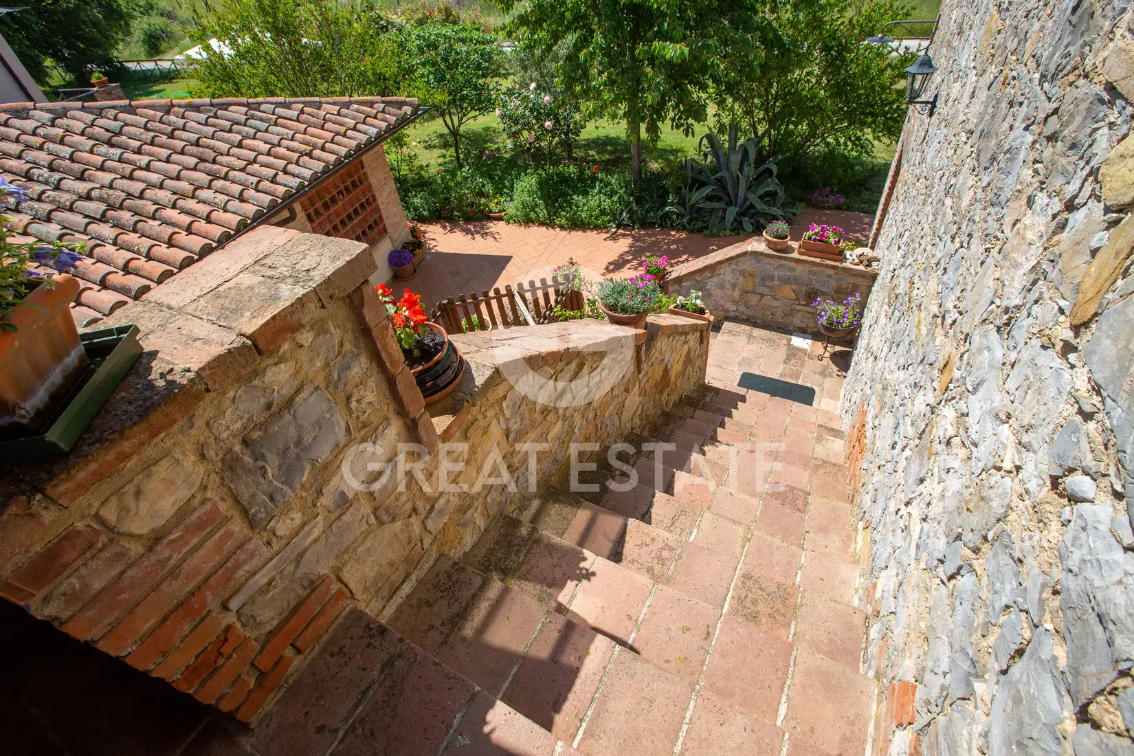 House 810m² in Italy, Terney. Priced at 1250000€ rent photo-13