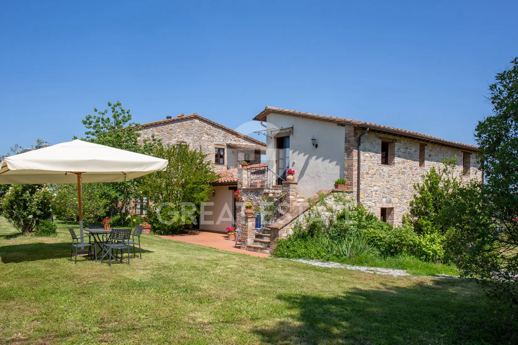 House 810m² in Italy, Terney. Priced at 1250000€ rent photo-14