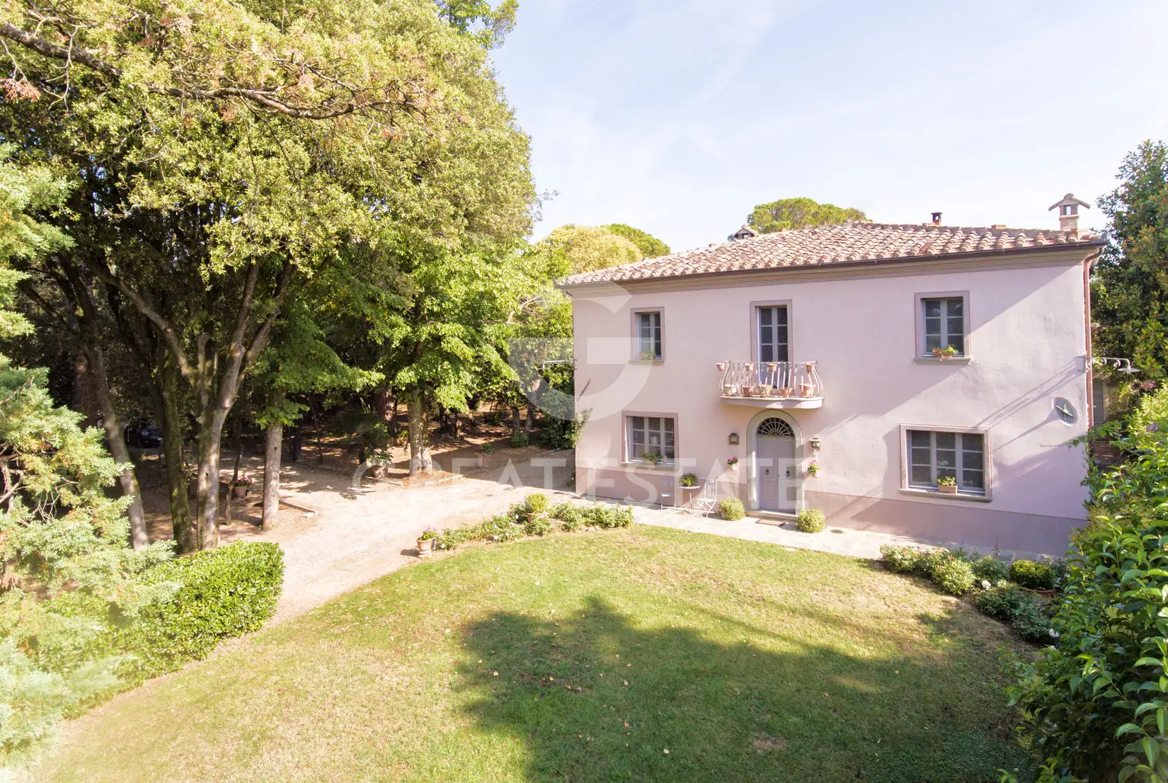 House 474m² in Italy, Arezzo. Priced at 890000€ rent photo-1