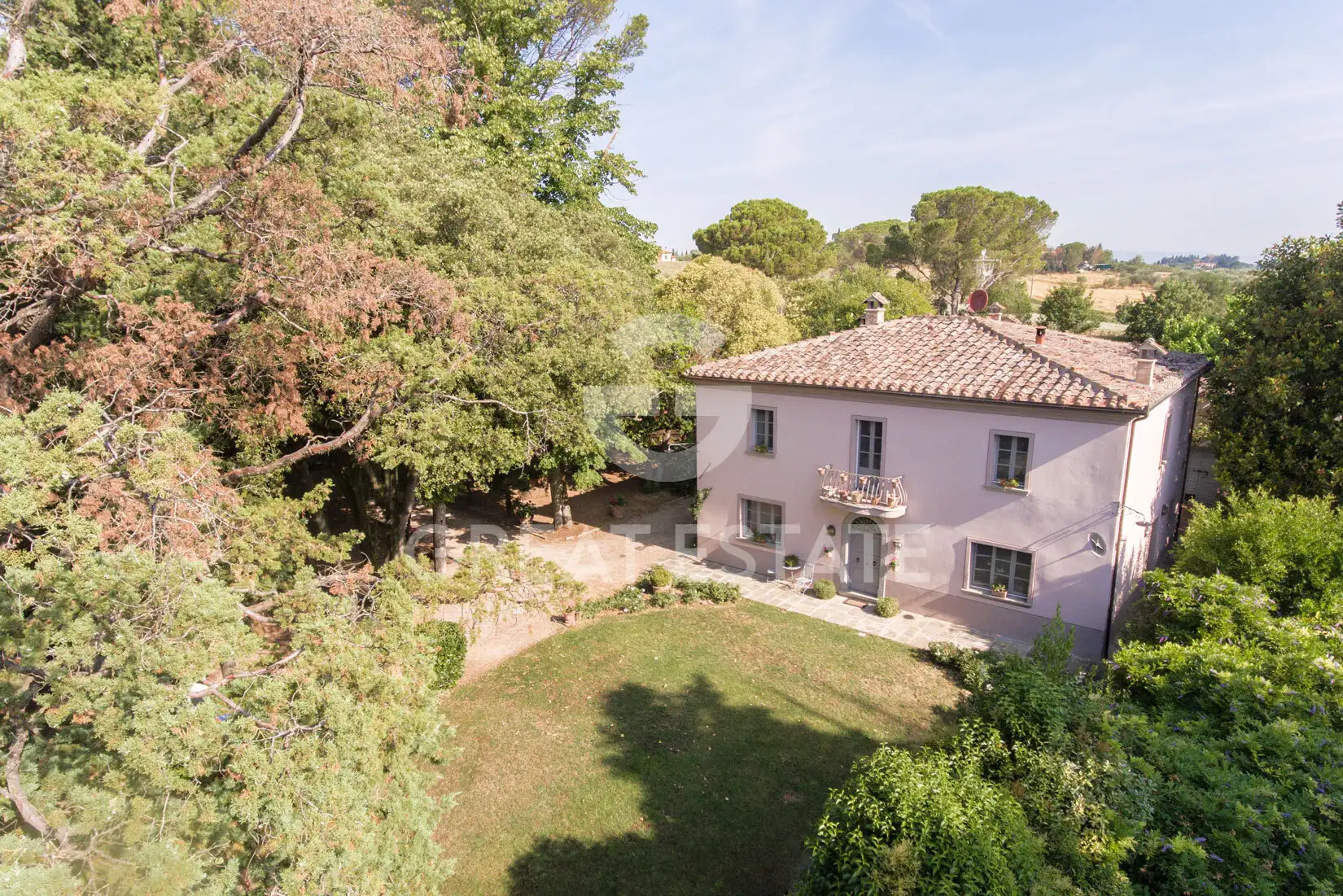 House 474m² in Italy, Arezzo. Priced at 890000€ rent photo-4