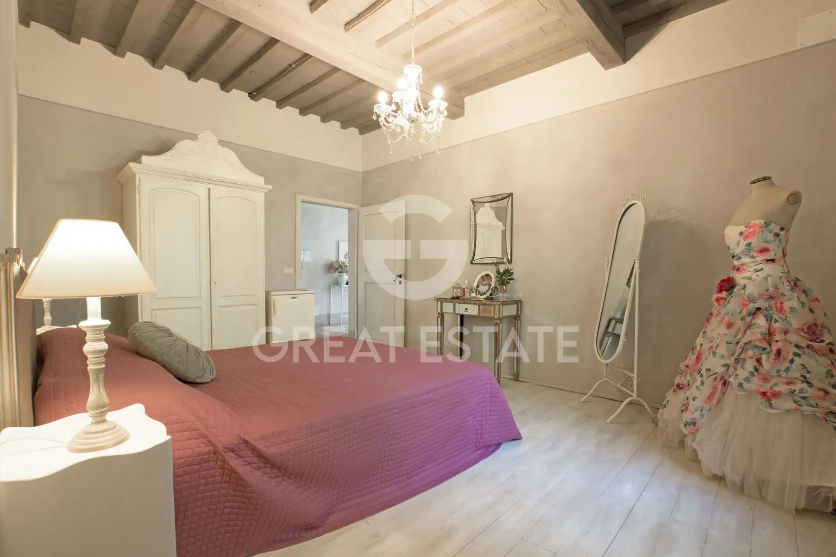 House 474m² in Italy, Arezzo. Priced at 890000€ rent photo-13