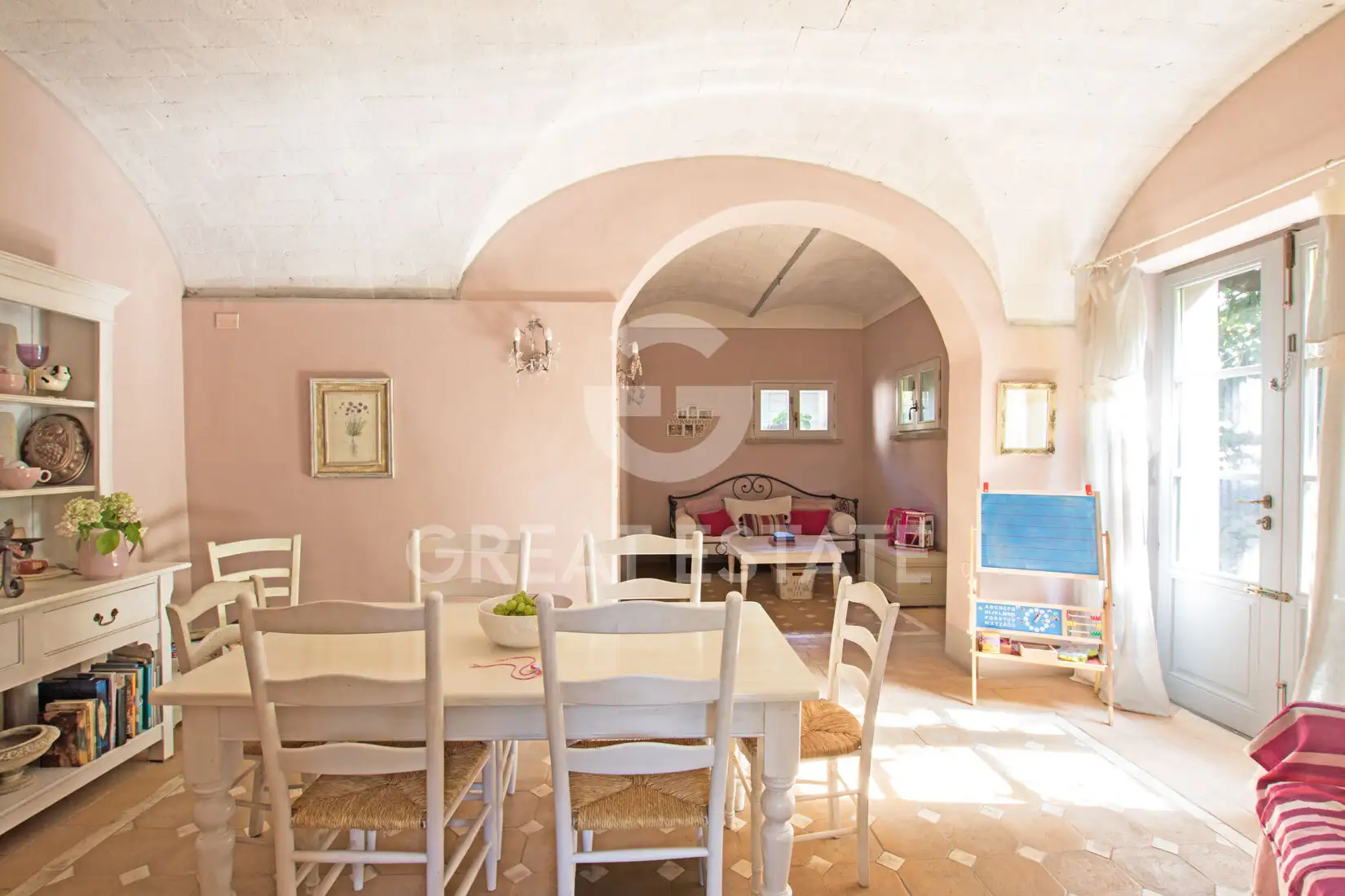 House 474m² in Italy, Arezzo. Priced at 890000€ rent photo-14