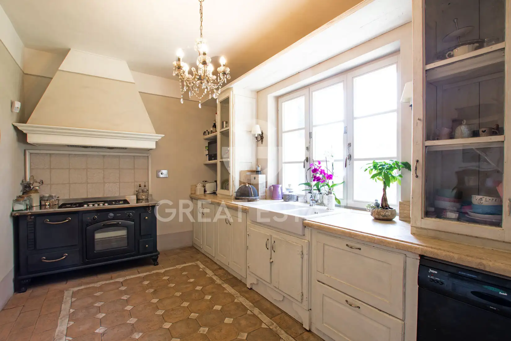 House 474m² in Italy, Arezzo. Priced at 890000€ rent photo-11