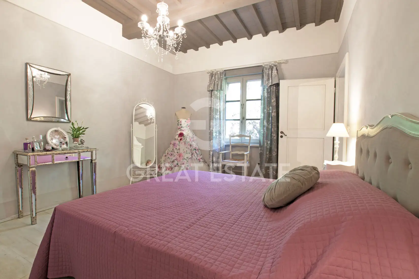 House 474m² in Italy, Arezzo. Priced at 890000€ rent photo-12