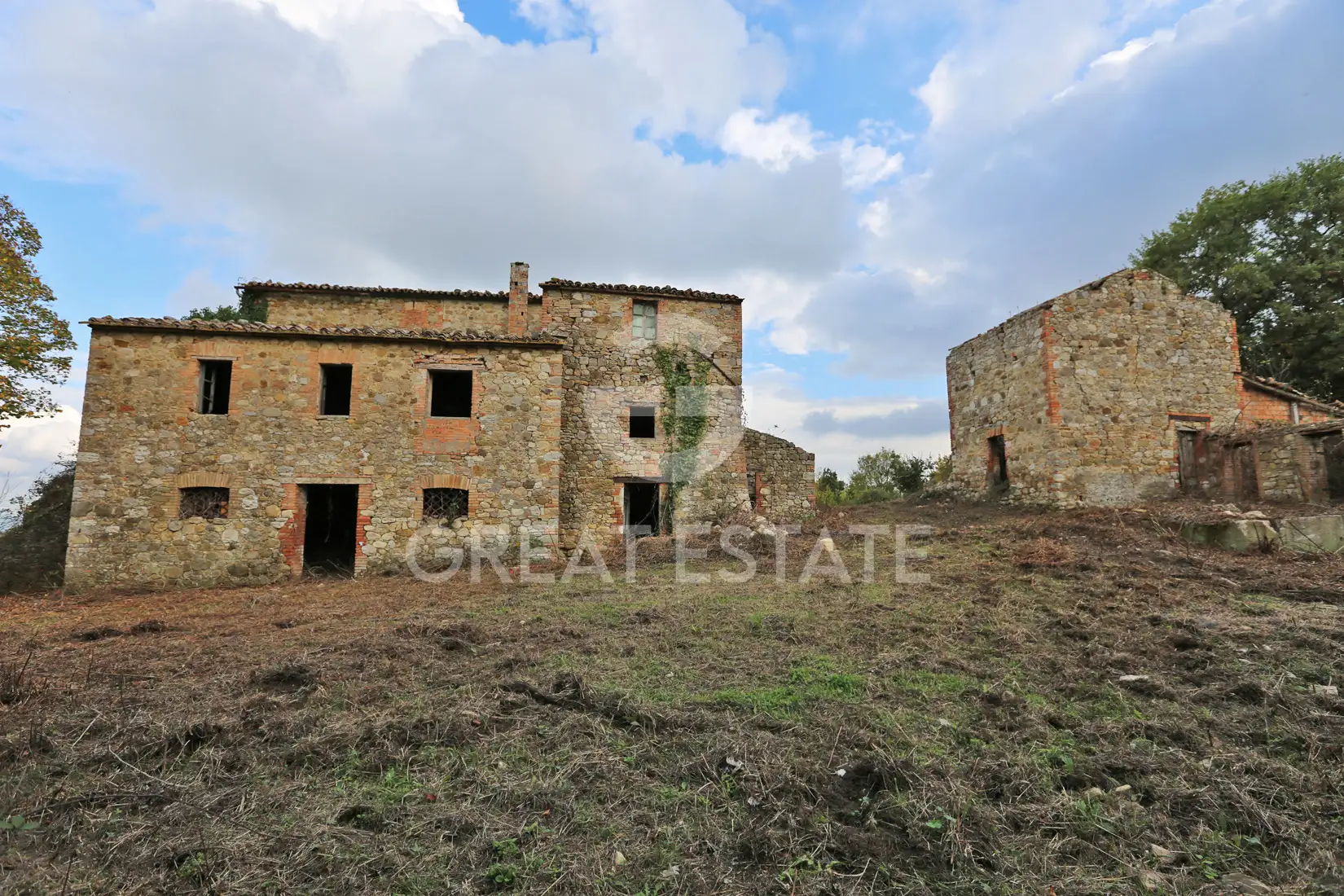 House 1347m² in Italy, Terney. Priced at 750000€ rent photo-3