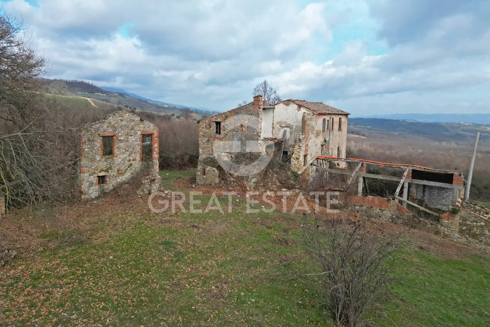 House 1347m² in Italy, Terney. Priced at 750000€ rent photo-11