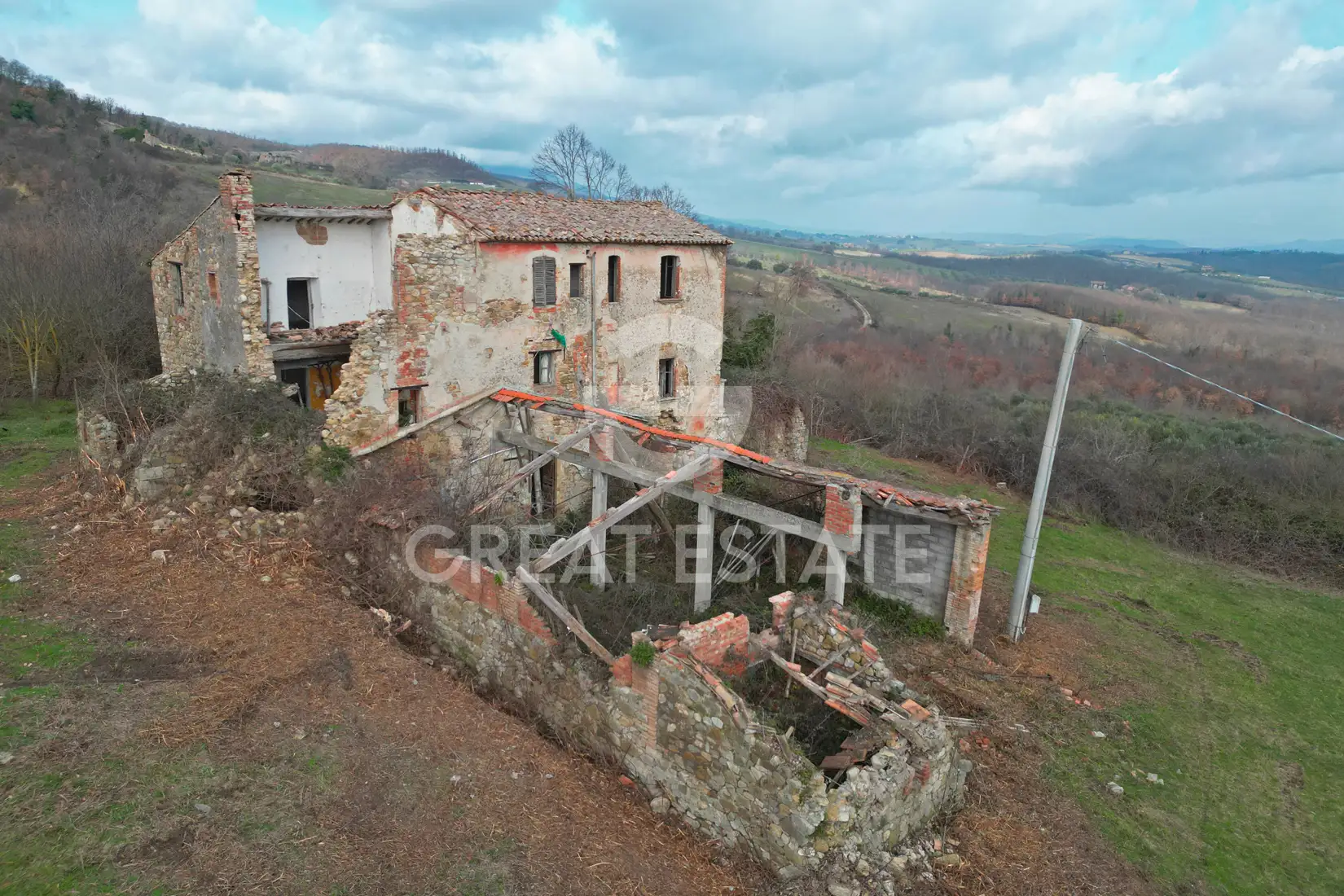 House 1347m² in Italy, Terney. Priced at 750000€ rent photo-12