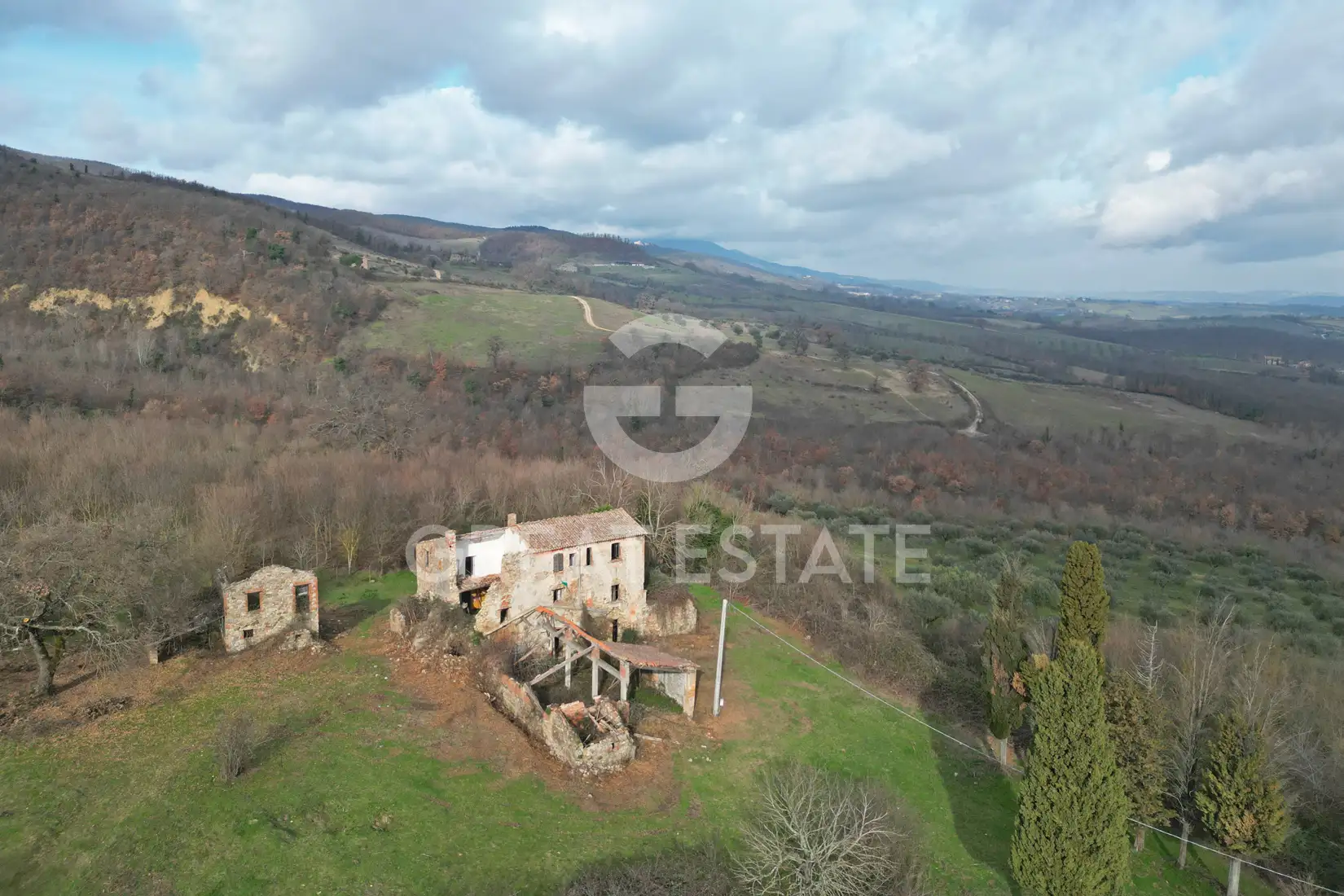 House 1347m² in Italy, Terney. Priced at 750000€ rent photo-15