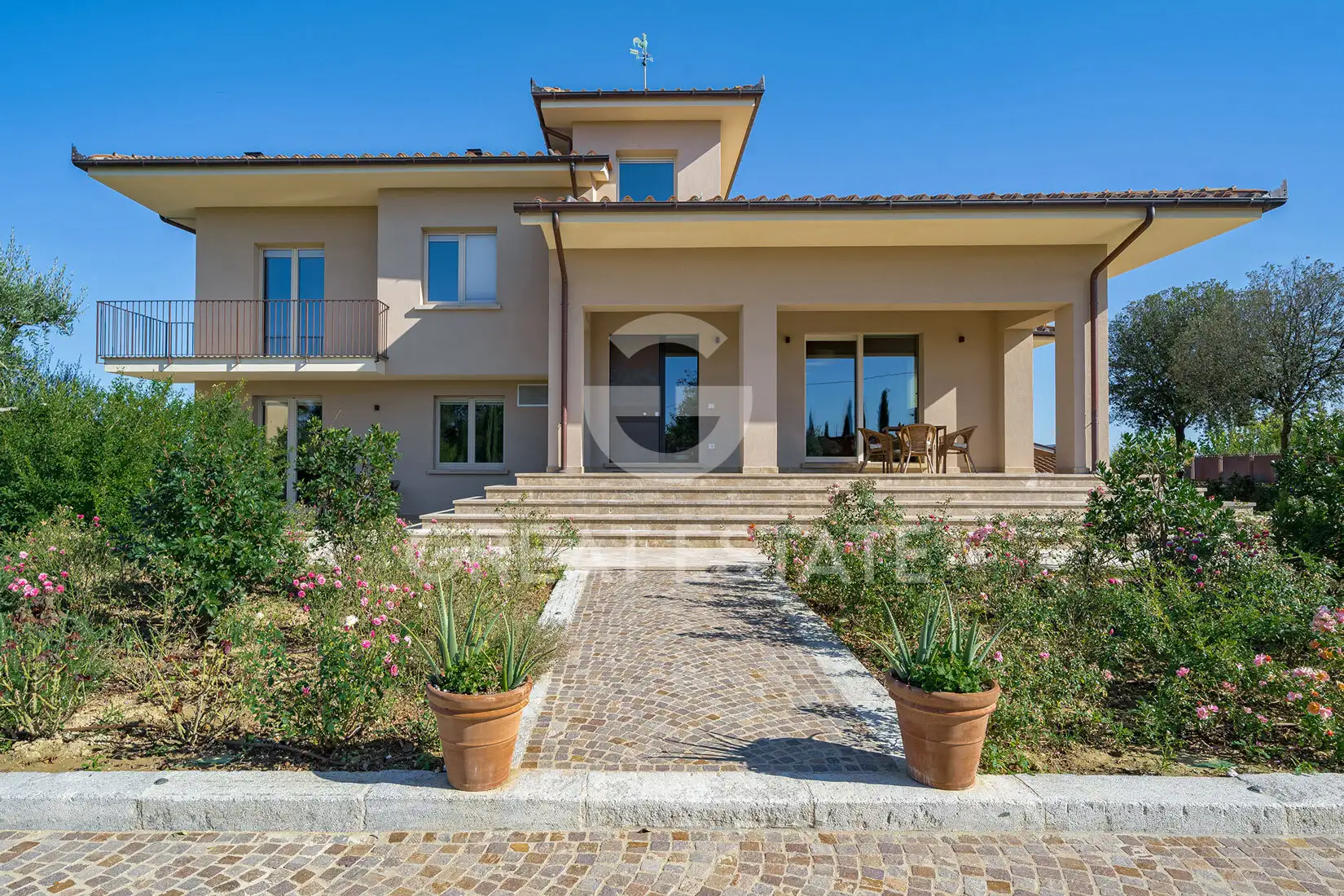 Villa 880m² in Italy, Arezzo. Priced at 3700000€ rent photo-6