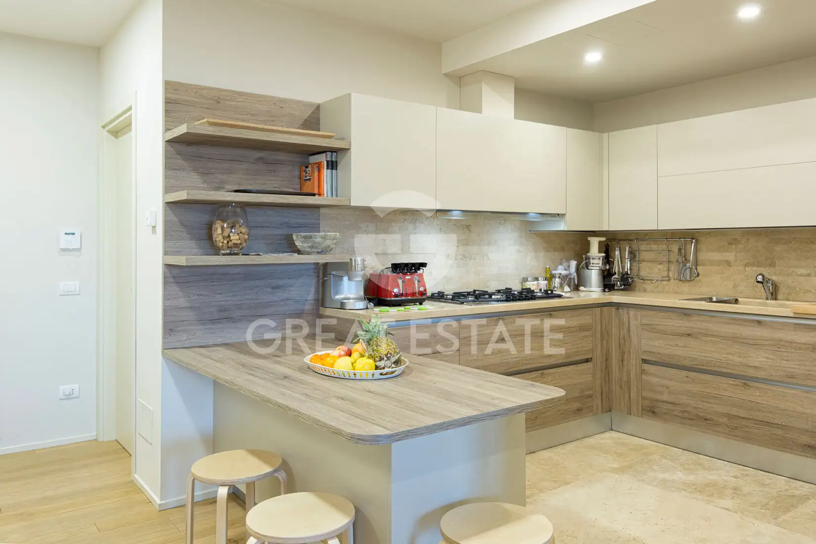Villa 880m² in Italy, Arezzo. Priced at 3700000€ rent photo-15
