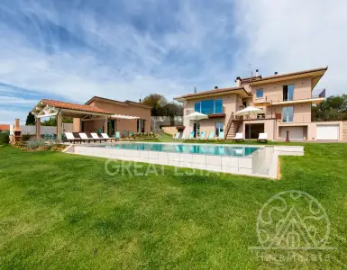 Buy in Italy for 3700000€